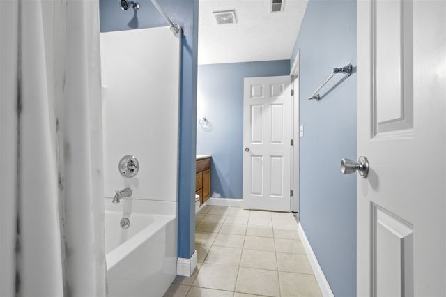 2510 Crooked Creek Road, Bloomington, IL 61705