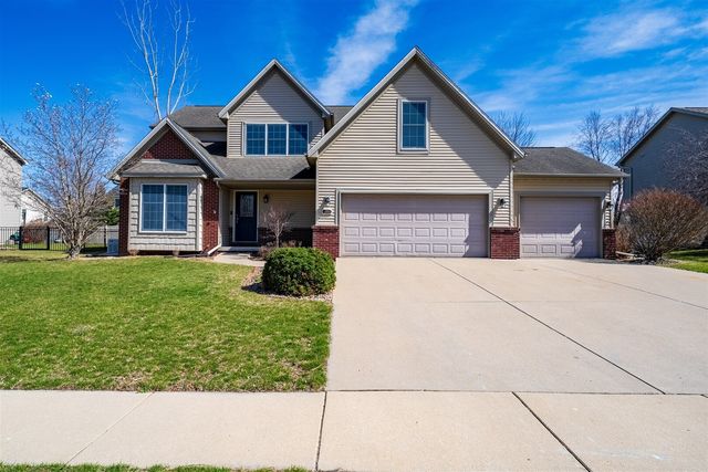 2510 Crooked Creek Road, Bloomington, IL 61705