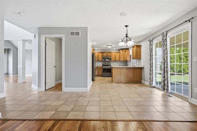 2510 Crooked Creek Road, Bloomington, IL 61705