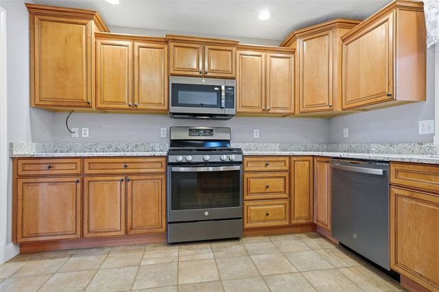 2510 Crooked Creek Road, Bloomington, IL 61705