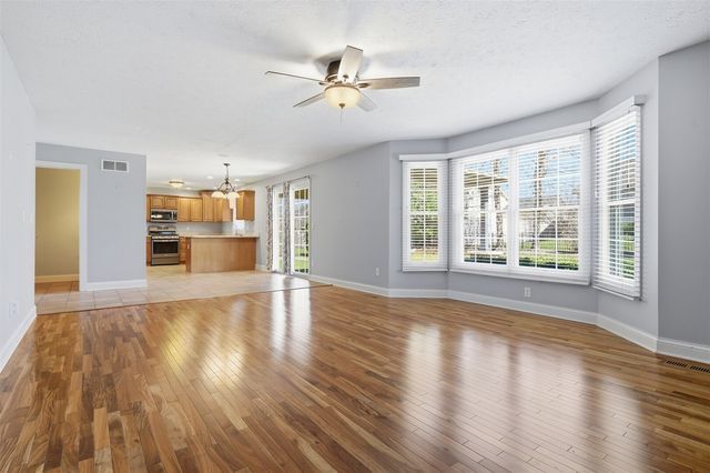 2510 Crooked Creek Road, Bloomington, IL 61705