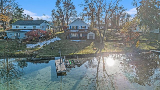 24998 Lake Shore Drive, Dowagiac, MI 49047