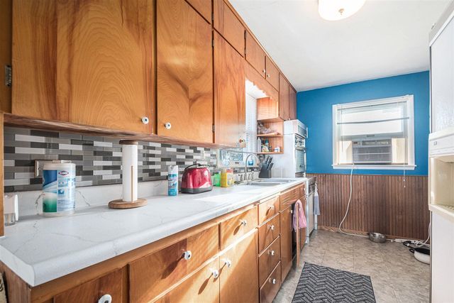 24998 Lake Shore Drive, Dowagiac, MI 49047