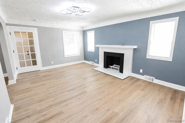 9817 Somerset Avenue, Detroit, MI 48224