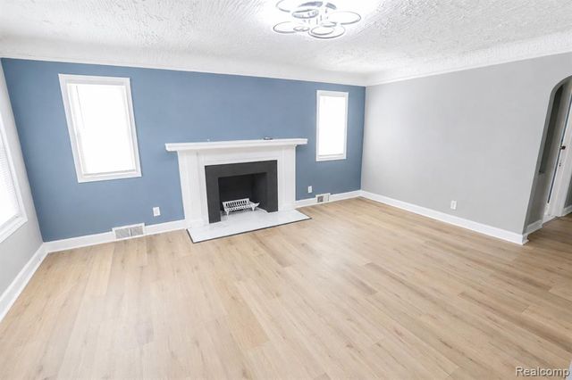 9817 Somerset Avenue, Detroit, MI 48224
