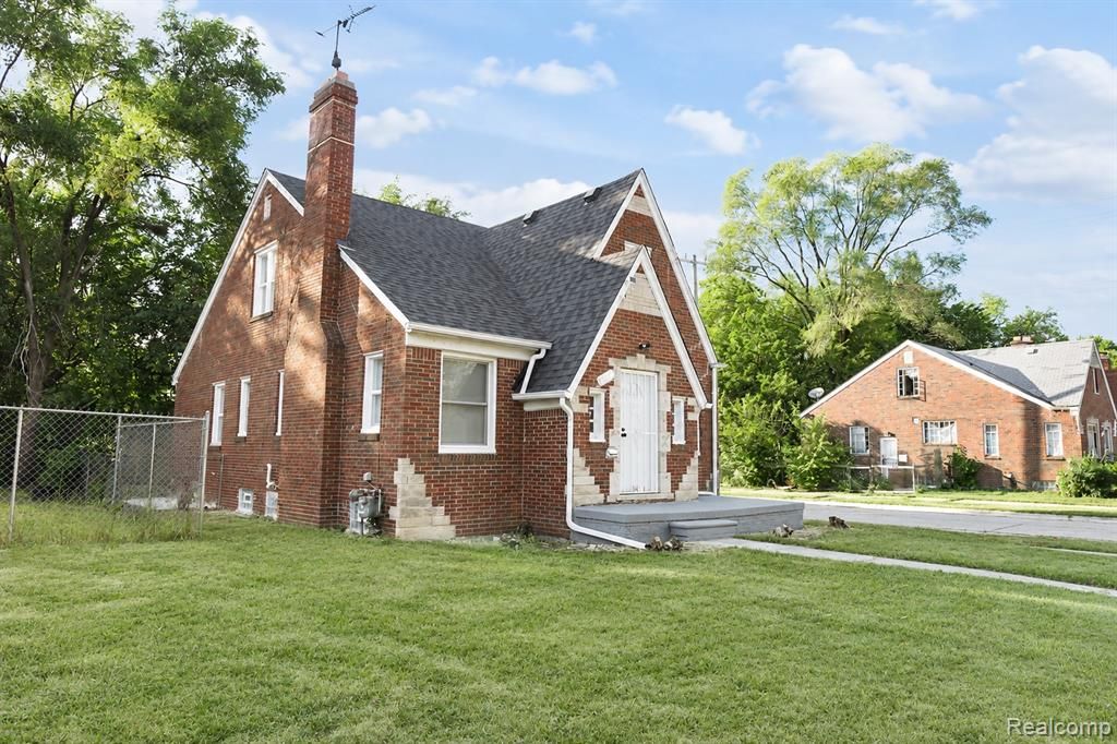 9817 Somerset Avenue, Detroit, MI 48224