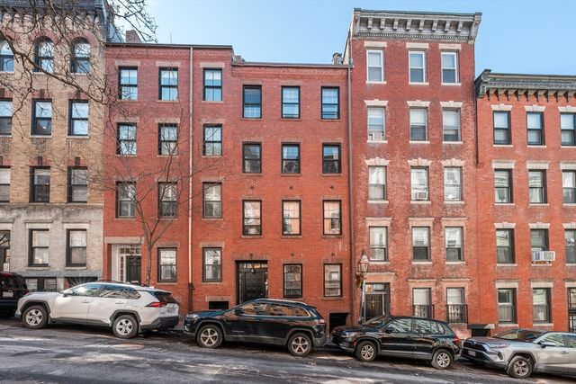 37 Grove St 2, Boston, MA 02114