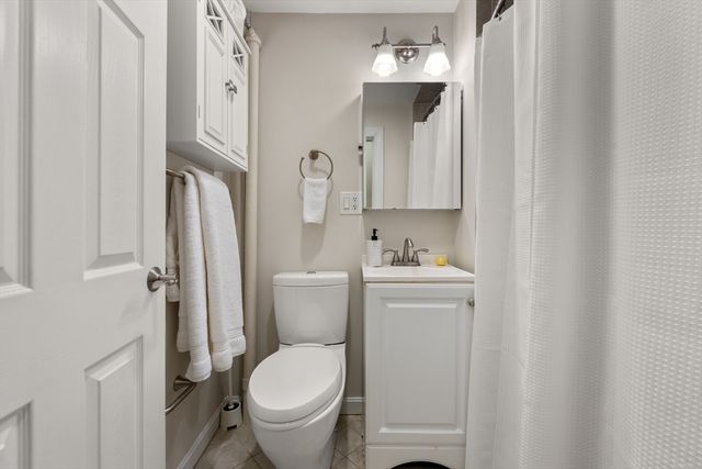 37 Grove St 2, Boston, MA 02114