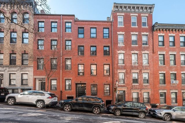 37 Grove St 2, Boston, MA 02114