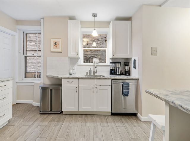 37 Grove St 2, Boston, MA 02114