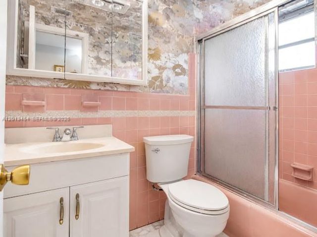17050 NE 14th Ave 208, Miami, FL 33162