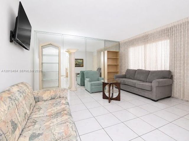 17050 NE 14th Ave 208, Miami, FL 33162