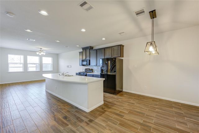 8335 Hawthorn Valley Lane, Houston, TX 77095