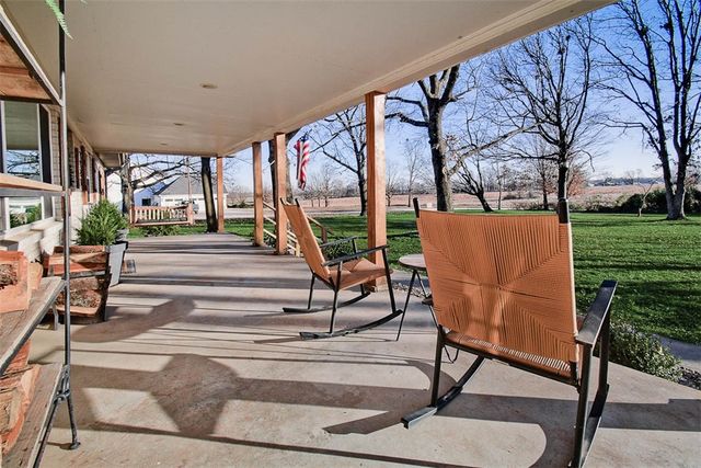 9940 Kitty Road, Gravette, AR 72736