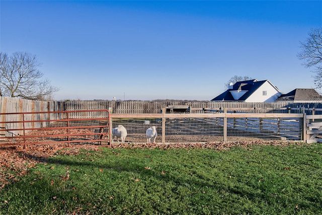 9940 Kitty Road, Gravette, AR 72736