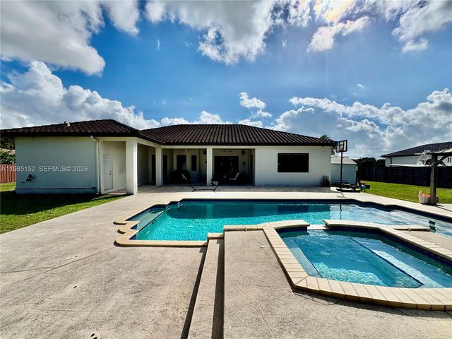 20449 SW 328th St, Homestead, FL 33030