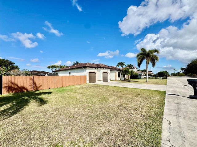 20449 SW 328th St, Homestead, FL 33030