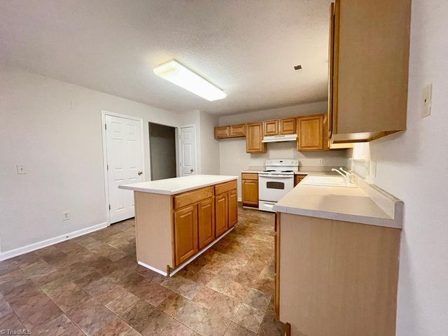 5715 River Glen Drive, Greensboro, NC 27455