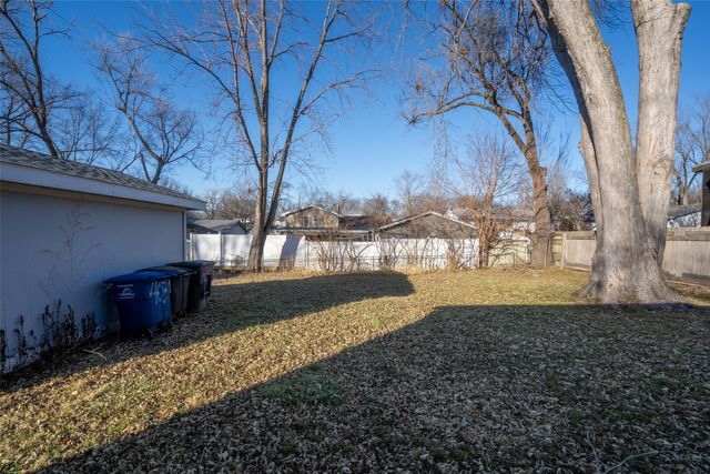 4030 E Seneca Avenue, Des Moines, IA 50317