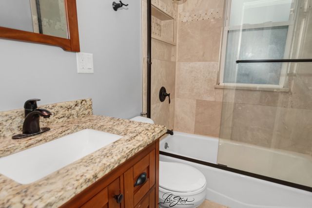 5441 S Hunt Avenue, Summit, IL 60501