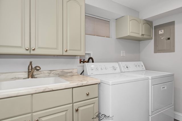 5441 S Hunt Avenue, Summit, IL 60501