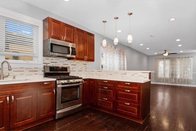 5441 S Hunt Avenue, Summit, IL 60501
