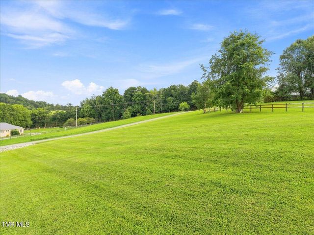 1365 Holly Creek Road, Greeneville, TN 37745