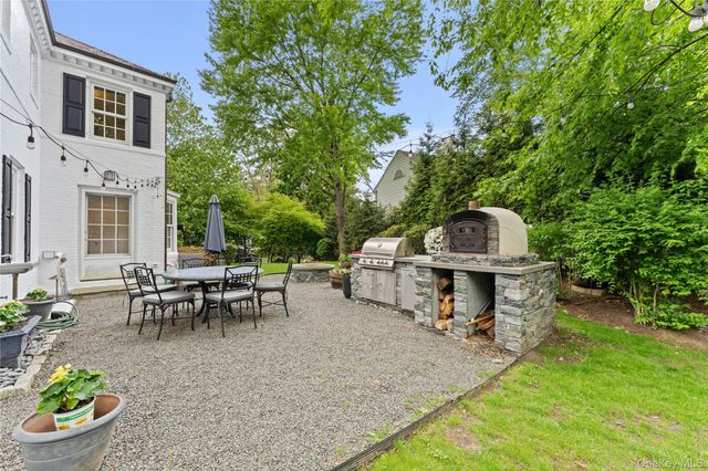 5 Harcourt Road, Scarsdale, NY 10583