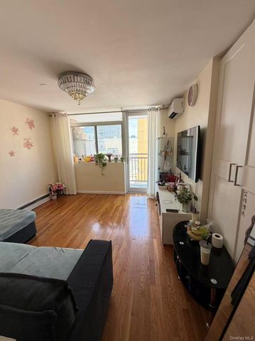 13537 37th Avenue 3C, Flushing, NY 11354