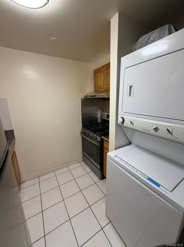 13537 37th Avenue 3C, Flushing, NY 11354