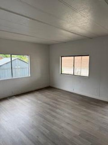 681 S Market Road, Earlimart, CA 93219