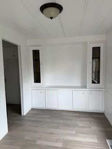 681 S Market Road, Earlimart, CA 93219