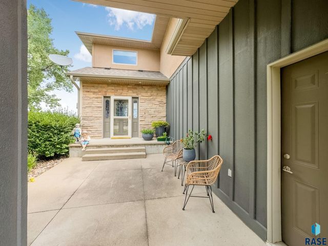 6008 Sunset Blvd Boulevard, Madison, SD 57042