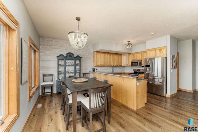 6008 Sunset Blvd Boulevard, Madison, SD 57042