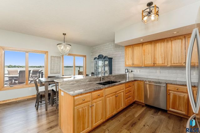 6008 Sunset Blvd Boulevard, Madison, SD 57042