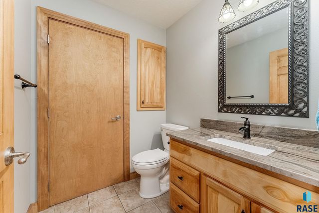 6008 Sunset Blvd Boulevard, Madison, SD 57042