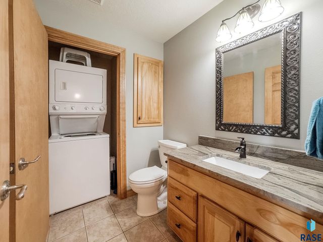 6008 Sunset Blvd Boulevard, Madison, SD 57042