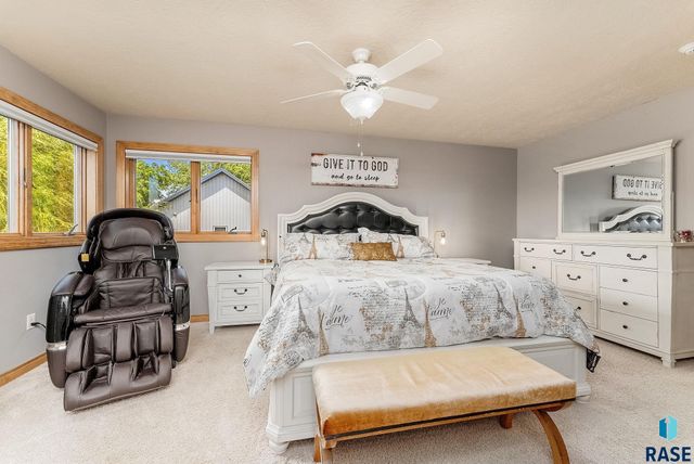 6008 Sunset Blvd Boulevard, Madison, SD 57042