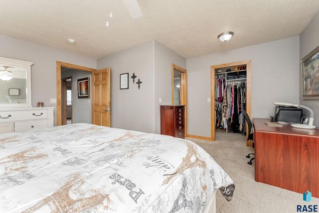 6008 Sunset Blvd Boulevard, Madison, SD 57042