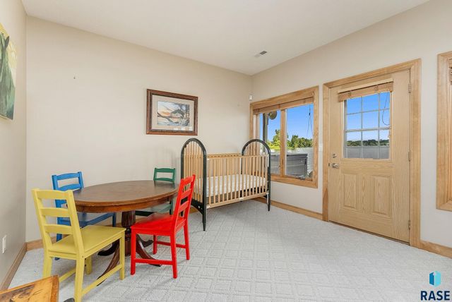 6008 Sunset Blvd Boulevard, Madison, SD 57042