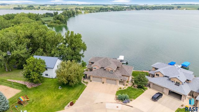 6008 Sunset Blvd Boulevard, Madison, SD 57042