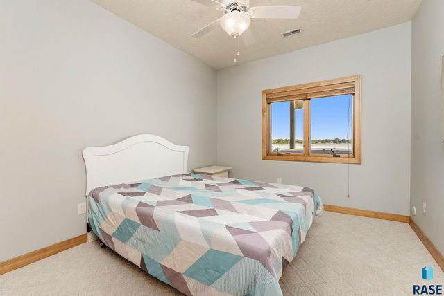 6008 Sunset Blvd Boulevard, Madison, SD 57042