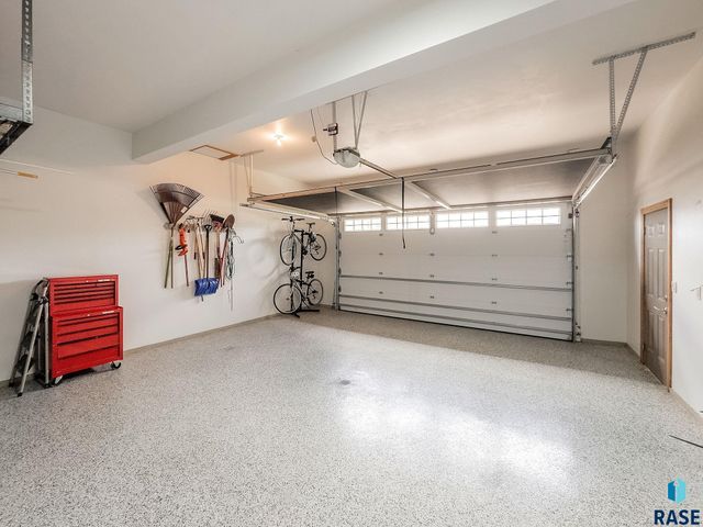 6008 Sunset Blvd Boulevard, Madison, SD 57042