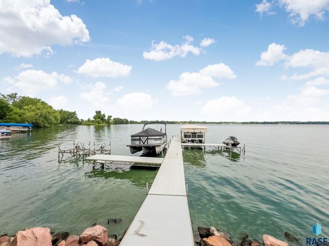 6008 Sunset Blvd Boulevard, Madison, SD 57042