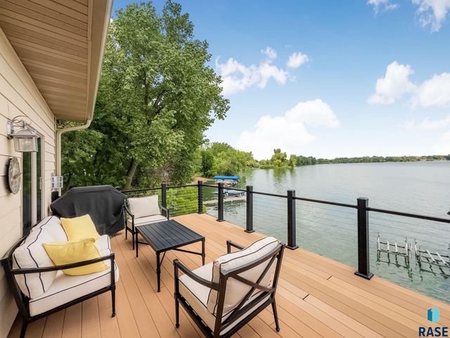 6008 Sunset Blvd Boulevard, Madison, SD 57042