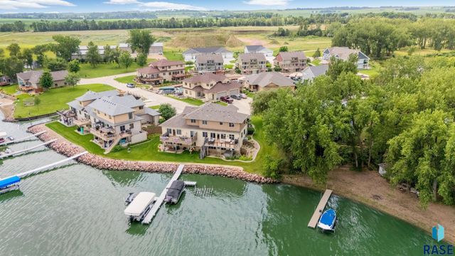 6008 Sunset Blvd Boulevard, Madison, SD 57042