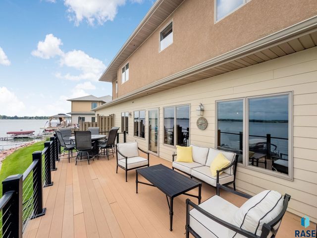 6008 Sunset Blvd Boulevard, Madison, SD 57042