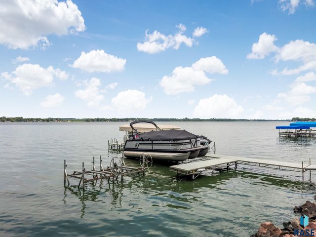 6008 Sunset Blvd Boulevard, Madison, SD 57042