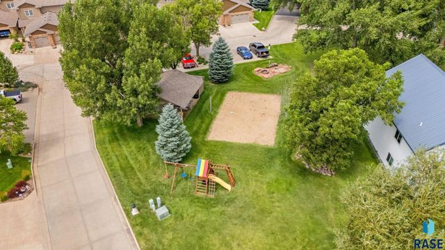 6008 Sunset Blvd Boulevard, Madison, SD 57042