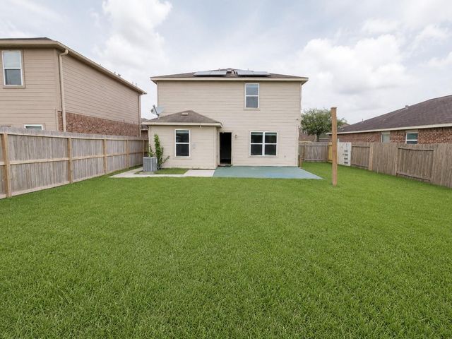 341 Comanche Plains Road, La Marque, TX 77568